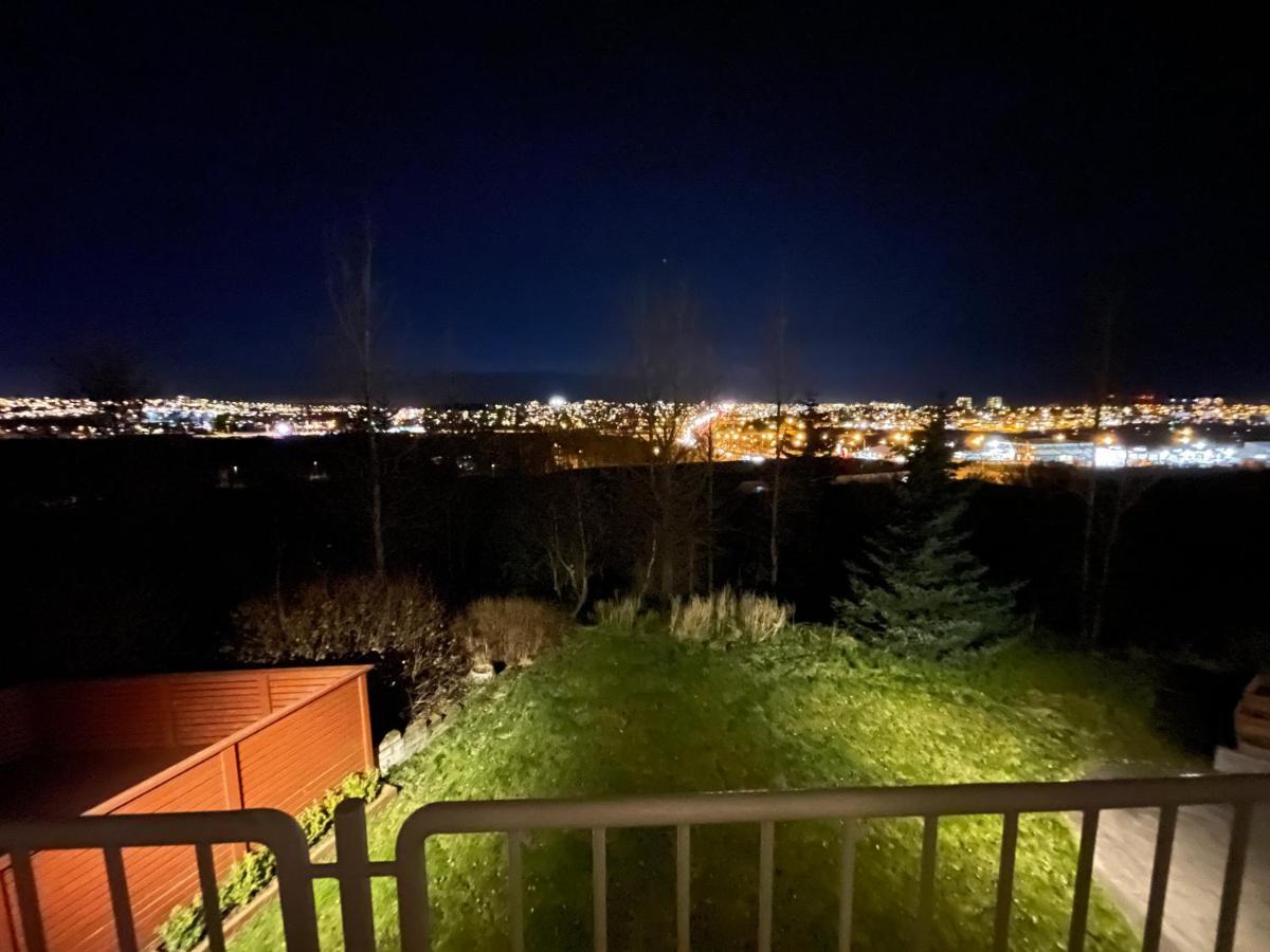 Big Villa Centrally Located In Reykjavík Eksteriør bilde