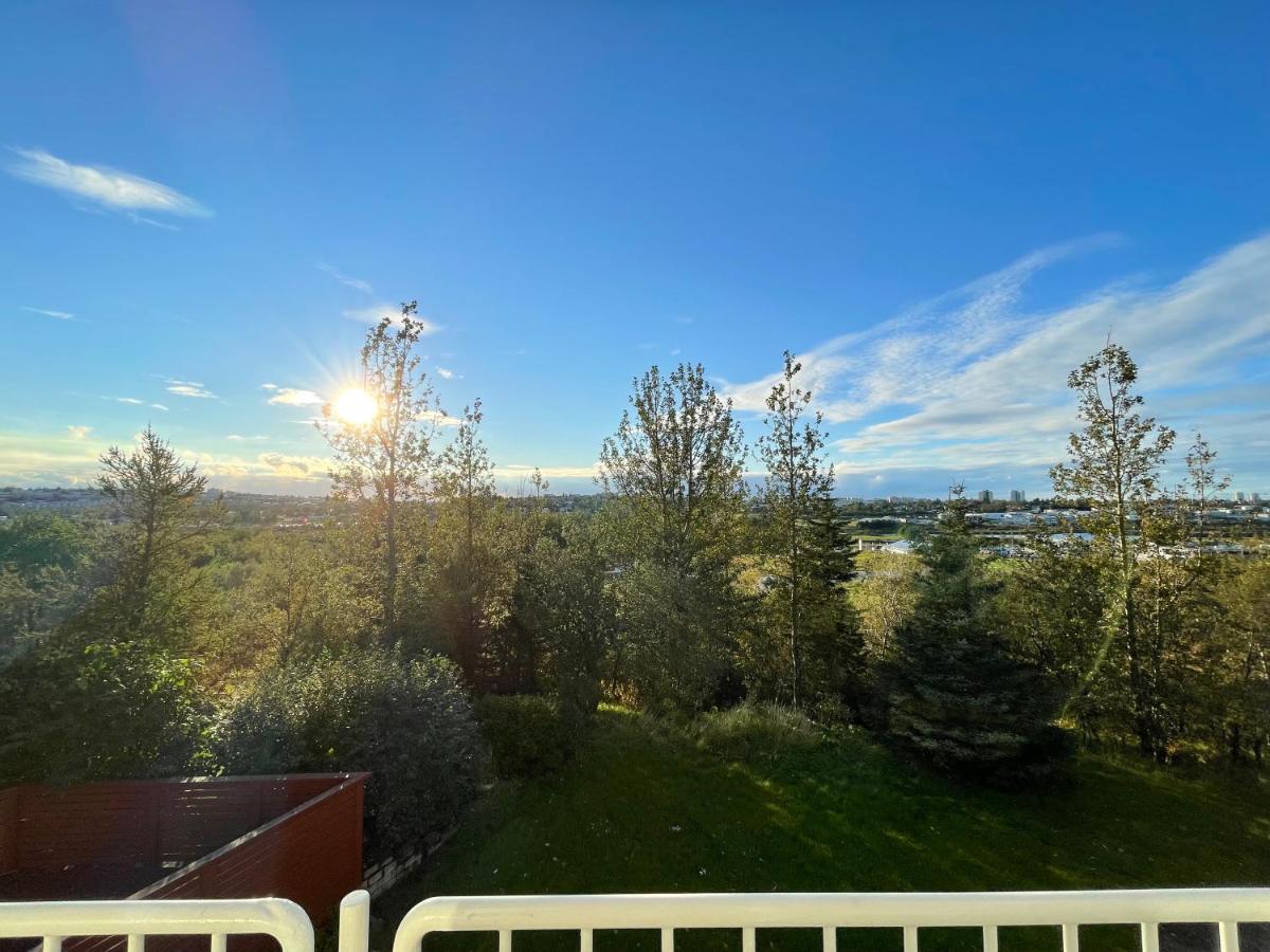 Big Villa Centrally Located In Reykjavík Eksteriør bilde